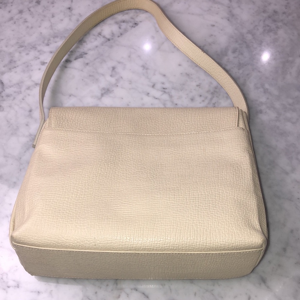 Loewe Vintage Cream Leather Shoulder Bag Size 10”x 11”x4” - Picture 2 of 16